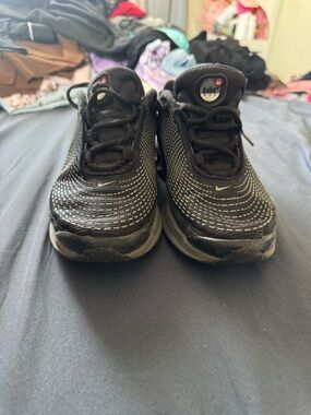 Nike Kids' Black Mesh Lace-Up Sneakers